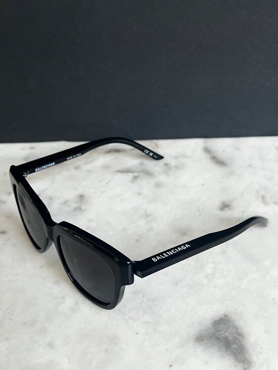 Balenciaga Women\'s BB0160S sunglasses in black with grey lenses main image 9